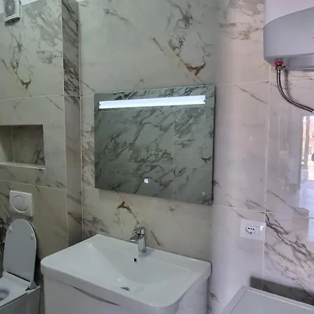 15 Bougainville Sarandë