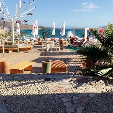 Villa 15 Bougainville Sarandë