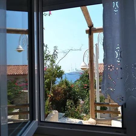 15 Bougainville Sarandë